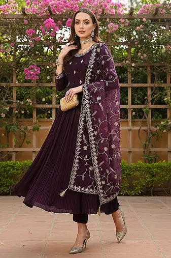 magenta embroidered silk blend styles women's kurta trousers with dupatta