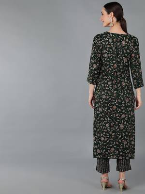 women green silk blend floral embroidered straight kurta 4