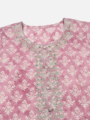women pink silk blend floral embroidered straight kurta 5
