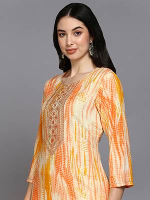 women cream viscose rayon abstract embroidered straight kurta 2