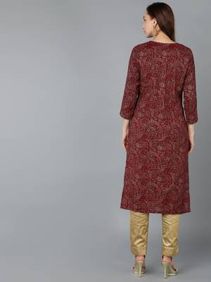 women maroon silk blend paisley printed straight kurta 4