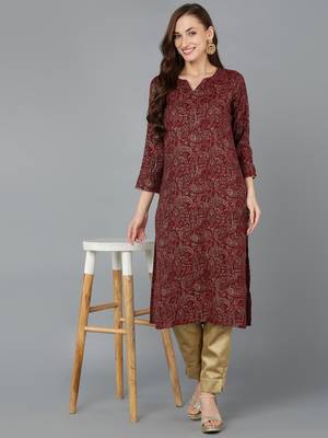 women maroon silk blend paisley printed straight kurta 5