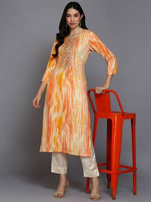 women cream viscose rayon abstract embroidered straight kurta 5