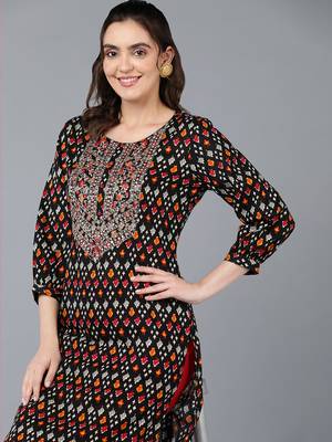 women black cotton ethnic motifs embroidered straight kurta 2