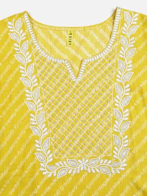 women yellow cotton bandhani embroidered straight kurta 2