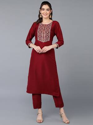 women maroon silk blend solid embroidered straight kurta 1