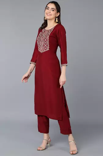 women maroon silk blend solid embroidered straight kurta