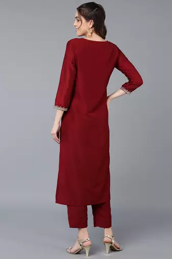 women maroon silk blend solid embroidered straight kurta