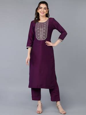 women burgundy silk blend solid embroidered straight kurta 1