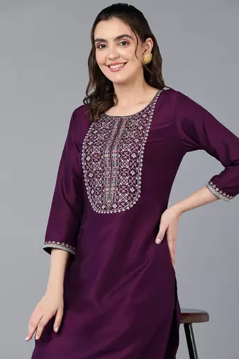 women burgundy silk blend solid embroidered straight kurta