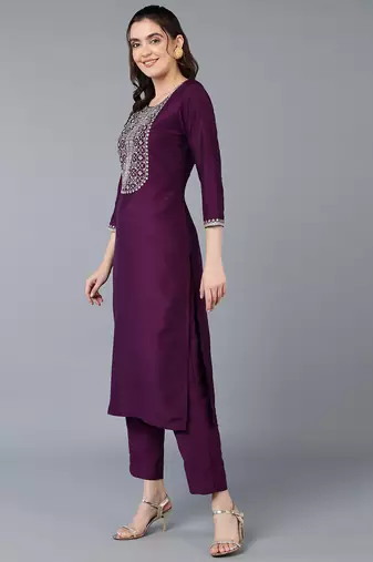 women burgundy silk blend solid embroidered straight kurta
