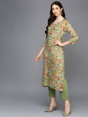 women green viscose rayon floral printed straight kurta 3
