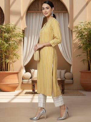 women mustard cotton striped printed straight kurta 3