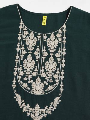 women green silk blend solid embroidered straight kurta 2