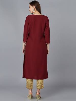 women maroon silk blend solid embroidered straight kurta 4