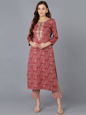 women maroon silk blend geometric embroidered straight kurta 1