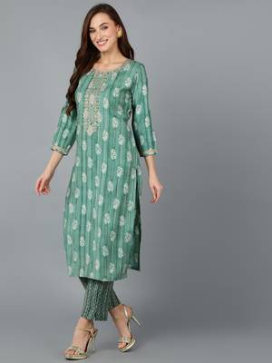 women green silk blend ethnic motifs embroidered straight kurta 3
