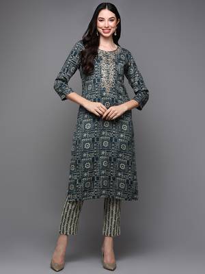 women blue silk blend geometric embroidered straight kurta 1