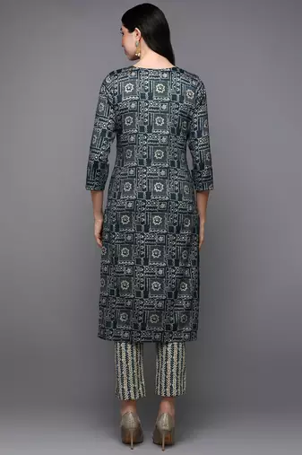 women blue silk blend geometric embroidered straight kurta