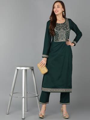 women green silk blend solid embroidered straight kurta 5