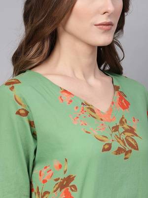 women green cotton floral printed straight kurta 2