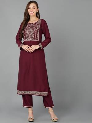 women maroon silk blend solid embroidered straight kurta 1