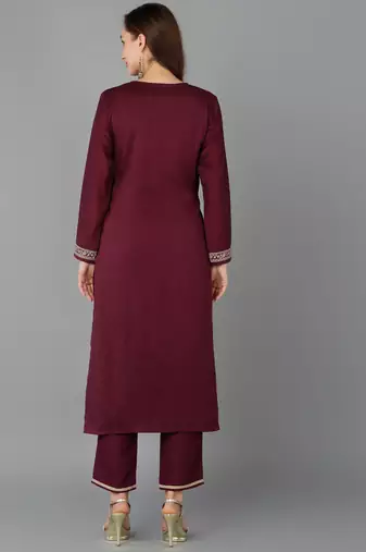 women maroon silk blend solid embroidered straight kurta