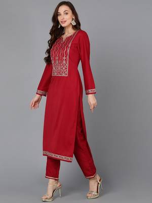 women red silk blend solid embroidered straight kurta 3