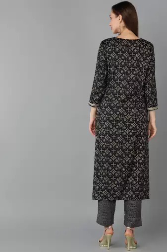 women teal cotton blend geometric embroidered straight kurta