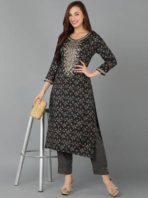 women teal cotton blend geometric embroidered straight kurta 5