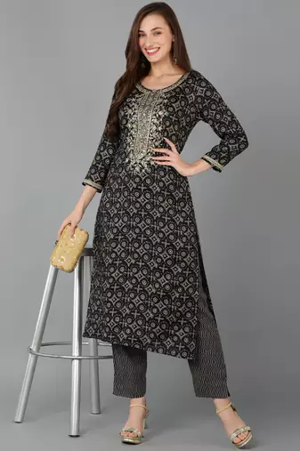 women teal cotton blend geometric embroidered straight kurta