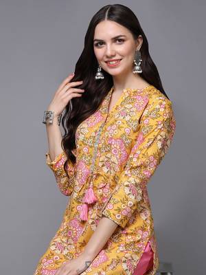 women yellow cotton blend floral printed straight kurta 2