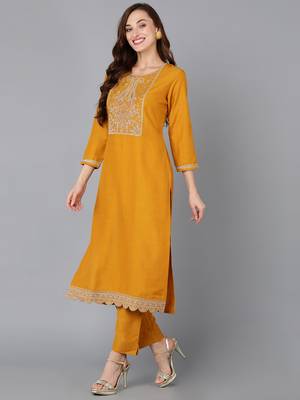 women mustard silk blend solid embroidered straight kurta 3