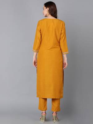 women mustard silk blend solid embroidered straight kurta 4