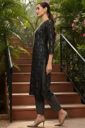 women blue silk blend abstract embroidered straight kurta