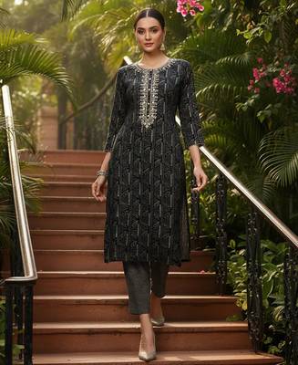 women blue silk blend abstract embroidered straight kurta 2