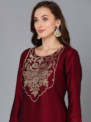women maroon silk blend solid embroidered straight kurta 2