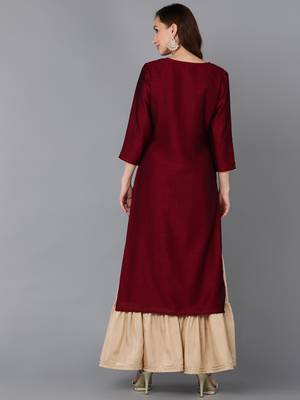 women maroon silk blend solid embroidered straight kurta 4