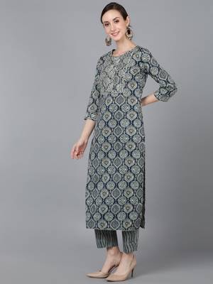 women teal cotton kalamkari embroidered straight kurta 3