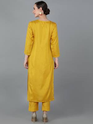 women mustard silk blend solid embroidered straight kurta 4
