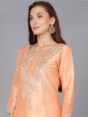 women peach silk blend solid embroidered straight kurta 2