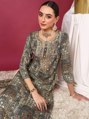 women off white viscose rayon ethnic motifs embroidered straight kurta 2