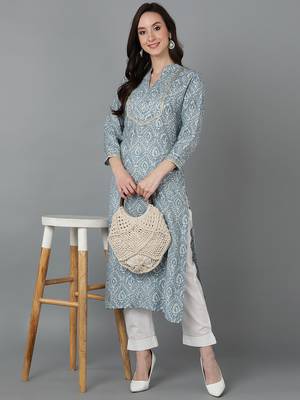 women blue silk blend abstract printed straight kurta 5