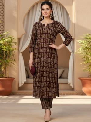 women maroon cotton paisley printed straight kurta 1