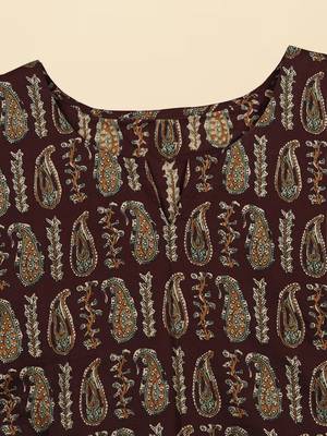women maroon cotton paisley printed straight kurta 5