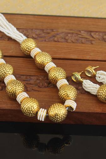Designer gold plated pearl necklace set