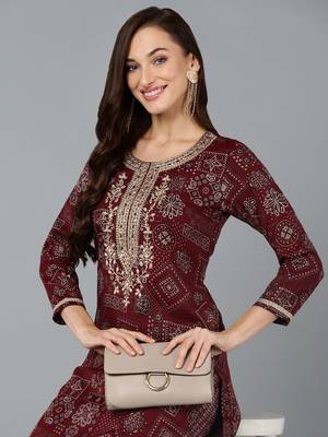 women maroon silk blend ethnic motifs embroidered straight kurta 2