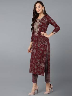 women maroon silk blend ethnic motifs embroidered straight kurta 3
