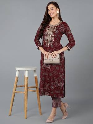 women maroon silk blend ethnic motifs embroidered straight kurta 5