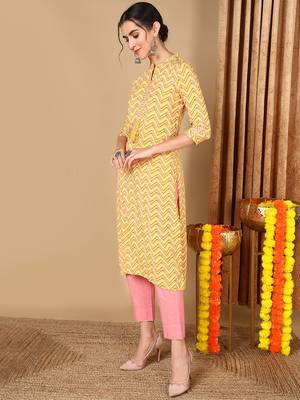 women yellow cotton chevron printed straight kurta 3